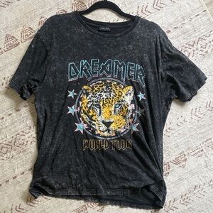 Zutter Black 'Dreamer World Tour' Graphic Leopard Tee